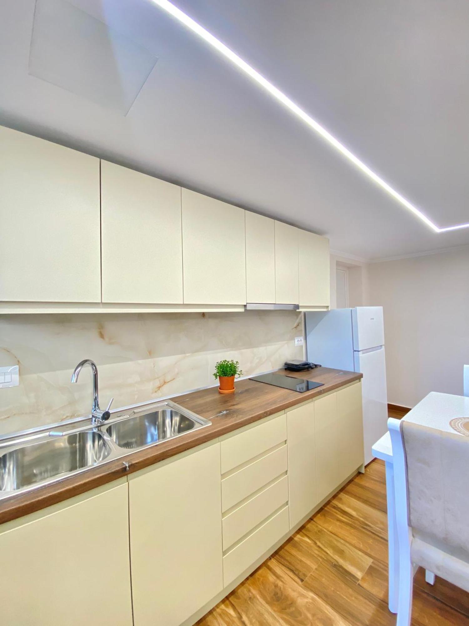 Flors Apartments Durrës Eksteriør billede